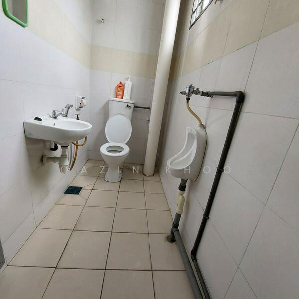 Shop for Rent in Taman Tasek Indra (Ipoh) - Qazin Khoo - Bathroom - PropertyGuru.com.my