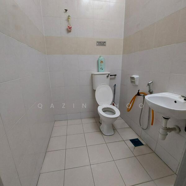 Shop for Rent in Taman Tasek Indra (Ipoh) - Qazin Khoo - Bathroom - PropertyGuru.com.my