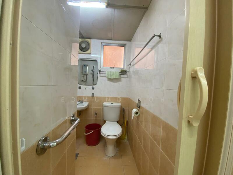 Flat for Sale at Sri Indah - Edmund Goh - Bathroom - PropertyGuru.com.my