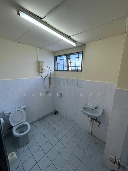 Taman Serdang Perdana untuk Untuk Disewa - RM 1,300 /bulan, Feb 2026 - Bathroom - PropertyGuru.com.my