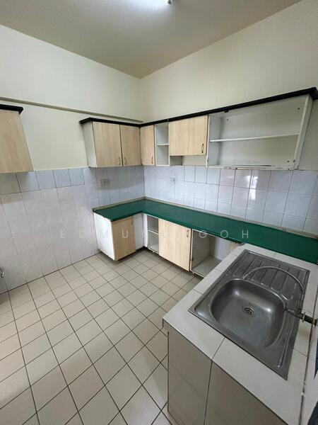 Taman Serdang Perdana untuk Untuk Disewa - RM 1,300 /bulan, Feb 2026 - Kitchen - PropertyGuru.com.my