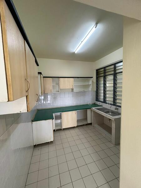 Taman Serdang Perdana untuk Untuk Disewa - RM 1,300 /bulan, Feb 2026 - Kitchen - PropertyGuru.com.my
