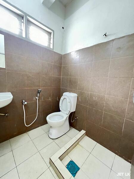 2-storey Terraced House for Rent in Kapar (Selangor) - Kelly Lim - Bathroom - PropertyGuru.com.my