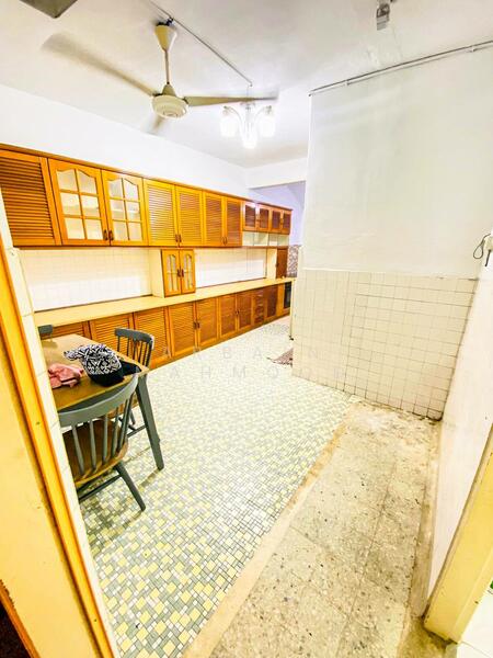 Terraced House for Sale in Gombak (Selangor) - Arbain Mahmood - Kitchen - PropertyGuru.com.my