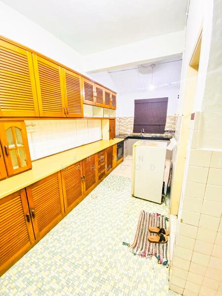 Terraced House for Sale in Gombak (Selangor) - Arbain Mahmood - Kitchen - PropertyGuru.com.my