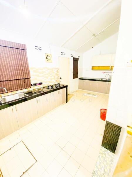 Terraced House for Sale in Gombak (Selangor) - Arbain Mahmood - Kitchen - PropertyGuru.com.my
