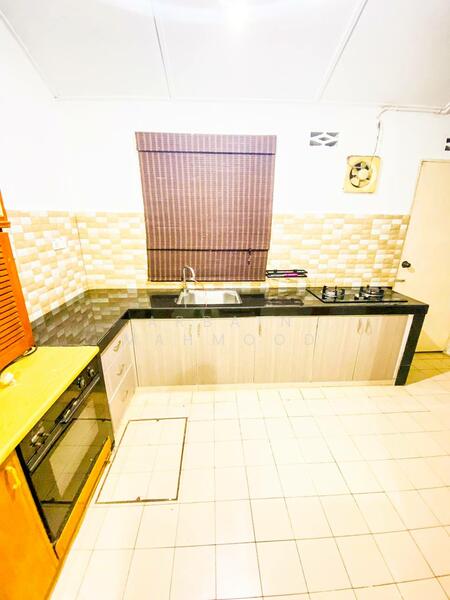 Terraced House for Sale in Gombak (Selangor) - Arbain Mahmood - Kitchen - PropertyGuru.com.my
