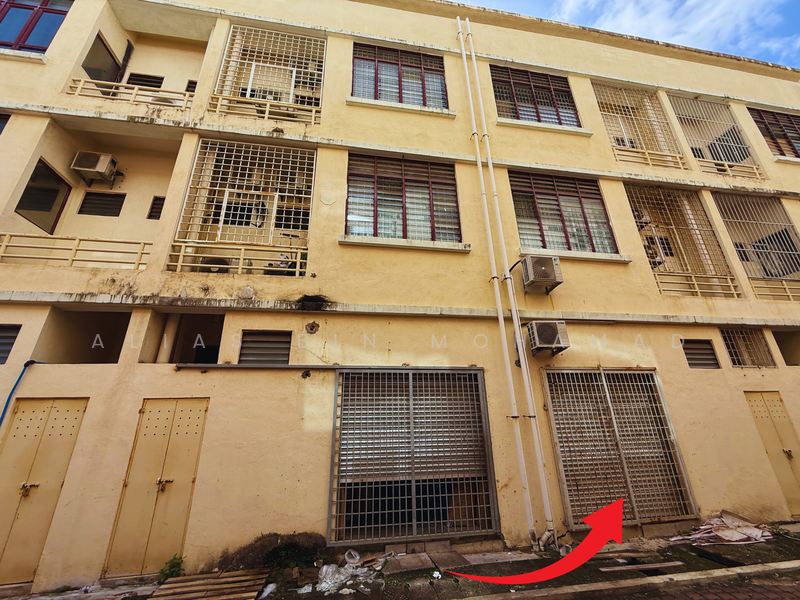 Shoplot 3 Tingkat di Ladang, Pusat Bandaraya Kuala Terengganu untuk Untuk Dijual - RM 1,100,000, Mac 2026 - Exterior - PropertyGuru.com.my