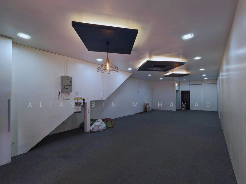 Shoplot 3 Tingkat di Ladang, Pusat Bandaraya Kuala Terengganu untuk Untuk Dijual - RM 1,100,000, Mac 2026 - Interior - PropertyGuru.com.my