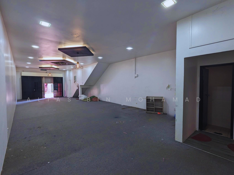 Shoplot 3 Tingkat di Ladang, Pusat Bandaraya Kuala Terengganu untuk Untuk Dijual - RM 1,100,000, Mac 2026 - Interior - PropertyGuru.com.my