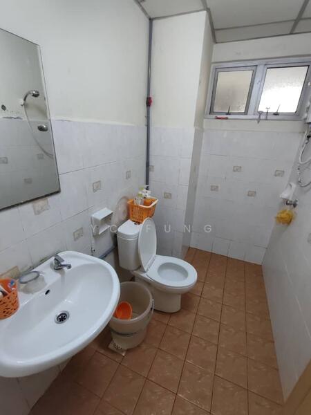 Condominium for Sale at Dwi Mahkota - YC Fung - Bathroom - PropertyGuru.com.my