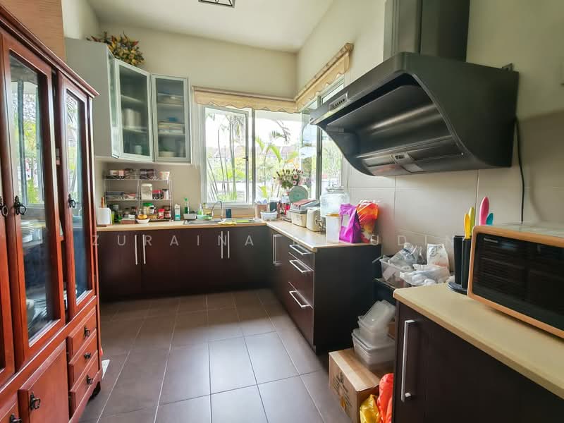 Rumah Banglo untuk Dijual di Shah Alam (Selangor) - Zuraina Rajudin - Kitchen - PropertyGuru.com.my