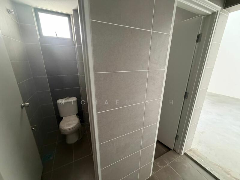 Factory for Rent in Johor Bahru (Johor) - Michael Goh - Bathroom - PropertyGuru.com.my