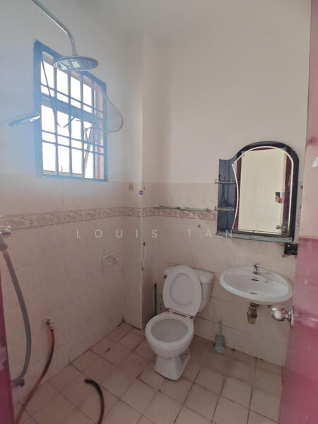 2-storey Terraced House for Sale in Taman Setia Indah (Tebrau) - Louis Tan - Bathroom - PropertyGuru.com.my