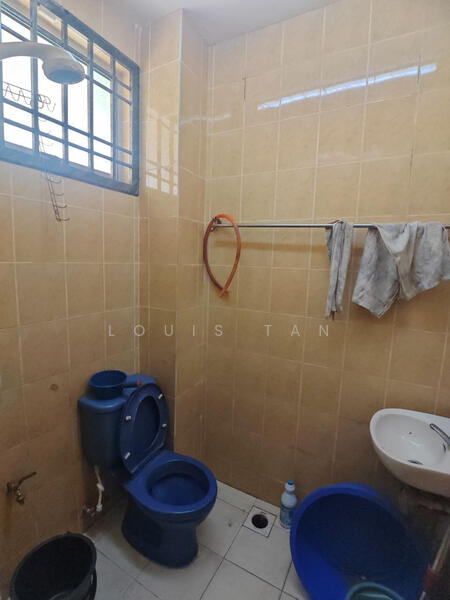 2-storey Terraced House for Sale in Taman Setia Indah (Tebrau) - Louis Tan - Bathroom - PropertyGuru.com.my