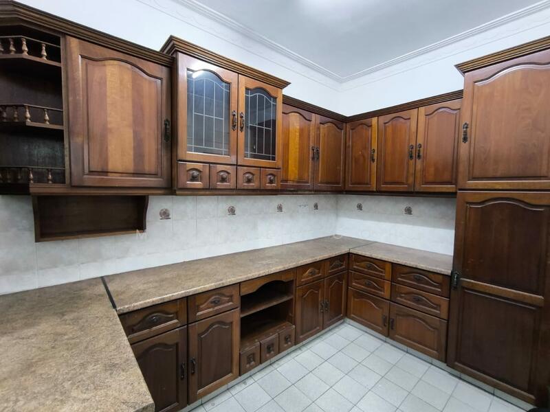 Jalan Permas 13 @ Permas Jaya untuk Untuk Disewa - RM 2,500 /bulan, Feb 2026 - Kitchen - PropertyGuru.com.my