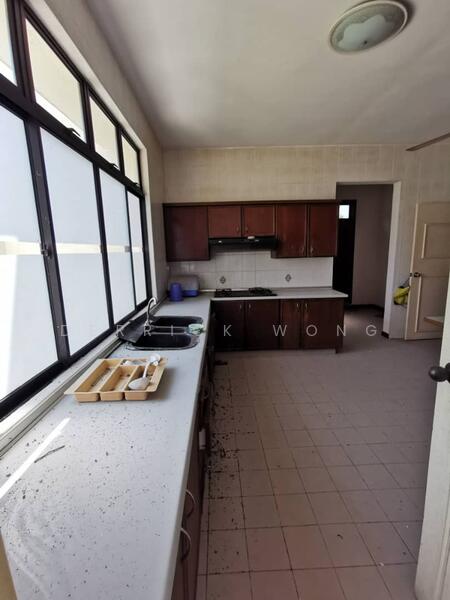 Tanjung Puteri Resort / Pasir Gudang untuk Untuk Dijual - RM 980,000, Feb 2026 - Kitchen - PropertyGuru.com.my