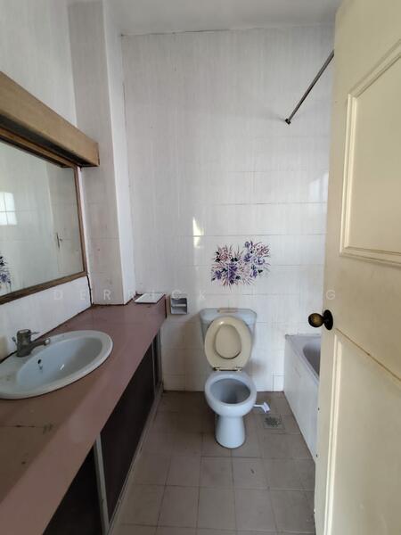 Tanjung Puteri Resort / Pasir Gudang untuk Untuk Dijual - RM 980,000, Feb 2026 - Bathroom - PropertyGuru.com.my