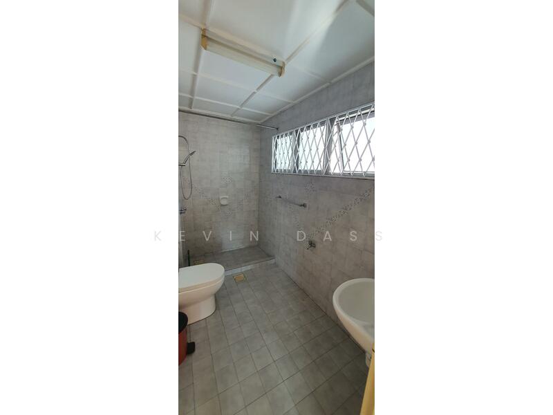 Semi-Detached House for Rent in Damansara Heights (Kuala Lumpur) - Kevin Dass - Bathroom - PropertyGuru.com.my