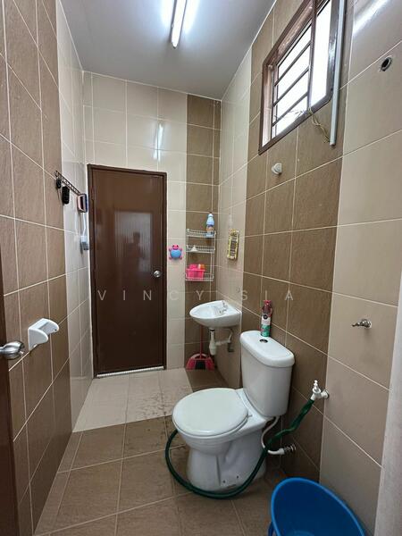 2-storey Terraced House for Sale in Taman Bestari Indah (Ulu Tiram) - Vincy Sia - Bathroom - PropertyGuru.com.my