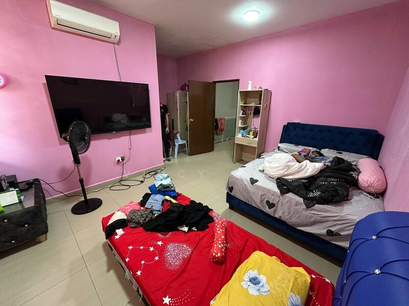 2-storey Terraced House for Sale in Taman Bestari Indah (Ulu Tiram) - Vincy Sia - Bedroom - PropertyGuru.com.my