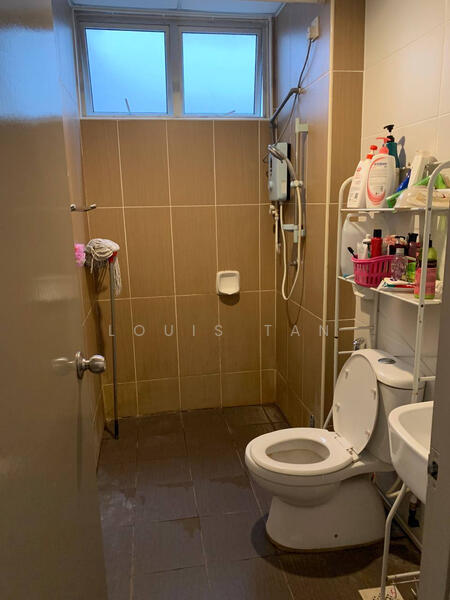 Larkin Heights untuk Untuk Disewa - RM 1,700 /bulan, Feb 2026 - Bathroom - PropertyGuru.com.my