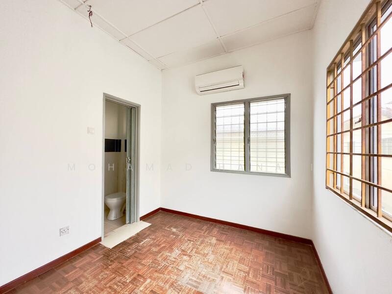 2-storey Terraced House for Sale in Saujana Utama (Selangor) - Mohamad Hanafi - Bathroom - PropertyGuru.com.my
