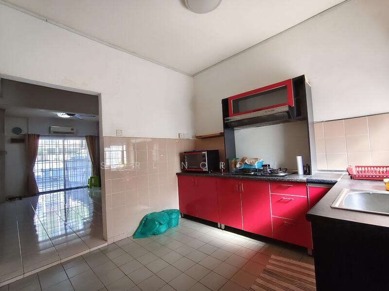2-storey Terraced House for Sale in Taman Puncak Jalil (Seri Kembangan) - Seri Nordin - Kitchen - PropertyGuru.com.my