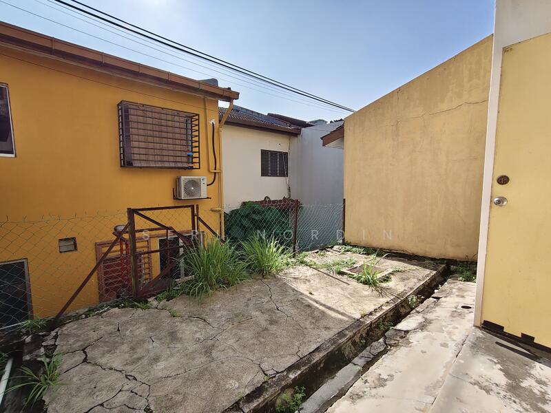2-storey Terraced House for Sale in Taman Puncak Jalil (Seri Kembangan) - Seri Nordin - Exterior - PropertyGuru.com.my