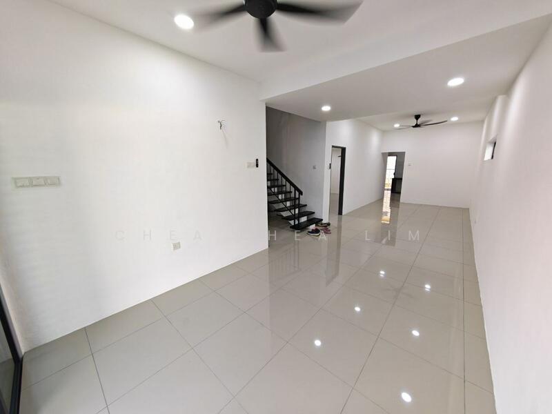 2-storey Terraced House for Sale in Taman Shatin (Ipoh) - Chea Chea Lim - Living Room - PropertyGuru.com.my