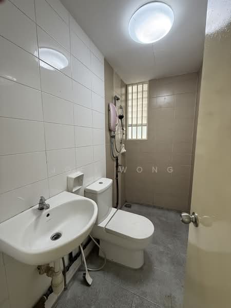 Condominium for Sale at The Zest @ Kinrara 9 - Joey Wong - Bathroom - PropertyGuru.com.my