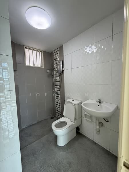 Condominium for Sale at The Zest @ Kinrara 9 - Joey Wong - Bathroom - PropertyGuru.com.my
