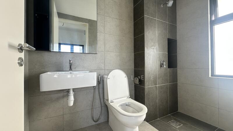 Service Residence for Sale at D'Erica - Kelly Lee - Master Bathroom - PropertyGuru.com.my