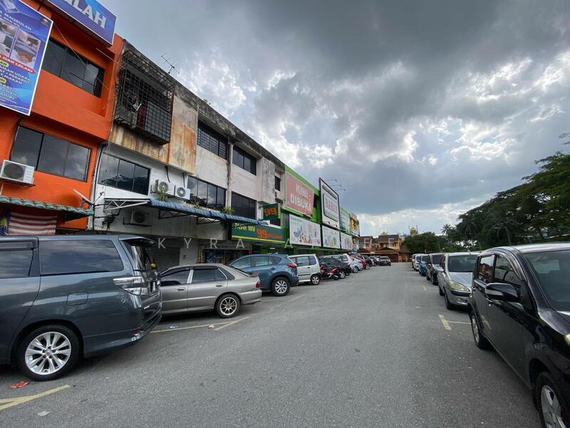 Shop for Sale in Batu Caves (Selangor) - Kyra Afnee - Exterior - PropertyGuru.com.my