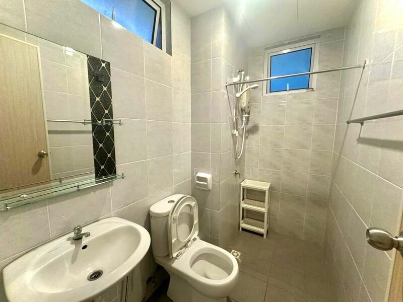 Condominium for Sale at i-Santorini - Ertmen Ho - Bathroom - PropertyGuru.com.my