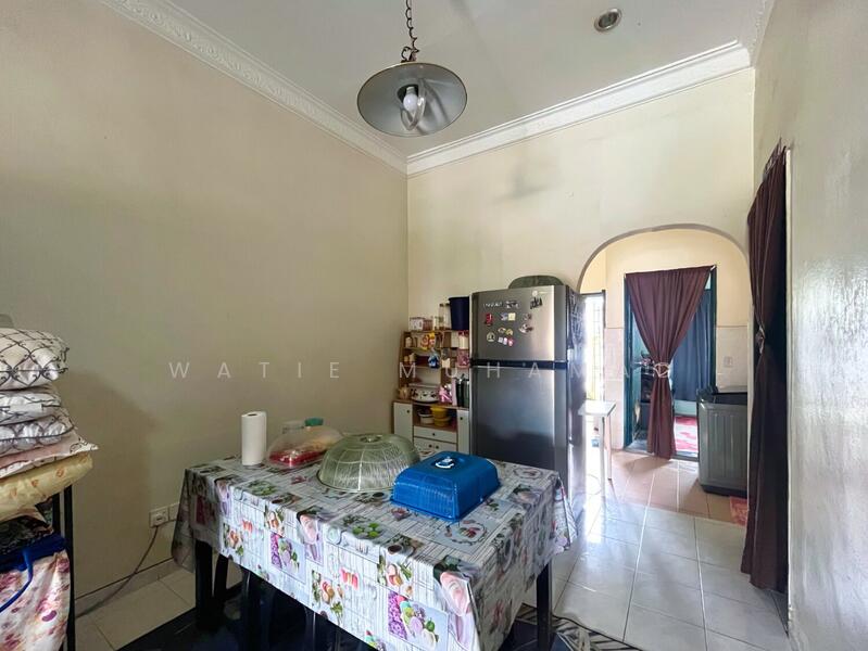 1-storey Terraced House for Sale in Antara Gapi (Ulu Yam) - WATIE MUHAMAD - Kitchen - PropertyGuru.com.my
