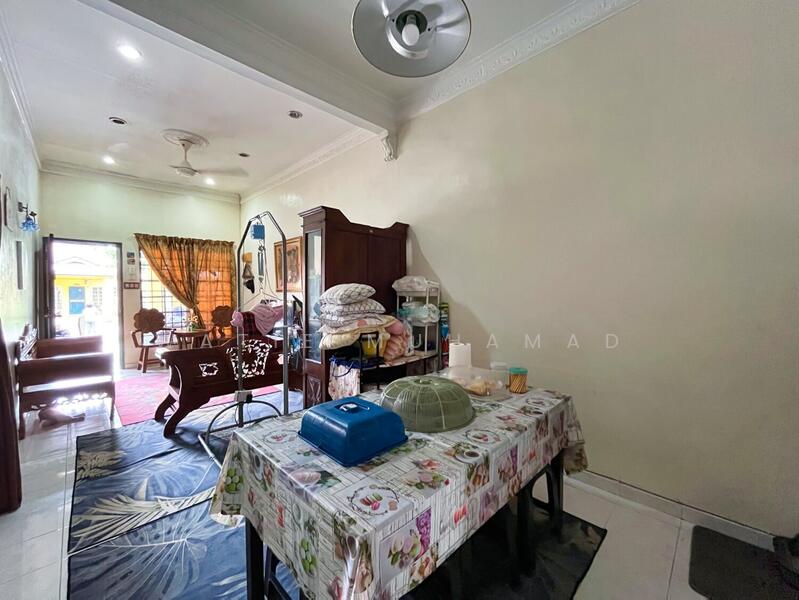 1-storey Terraced House for Sale in Antara Gapi (Ulu Yam) - WATIE MUHAMAD - Living Room - PropertyGuru.com.my