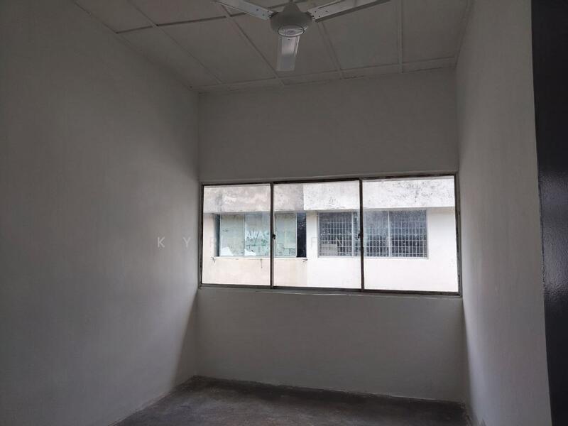 Shop for Sale in Kuala Lumpur (Kuala Lumpur) - Kyra Afnee - Interior - PropertyGuru.com.my