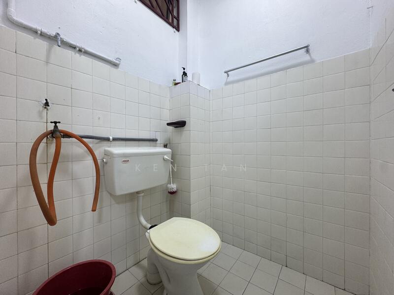 2-storey Terraced House for Sale in Seri Kembangan (Selangor) - KEN TAN - Bathroom - PropertyGuru.com.my