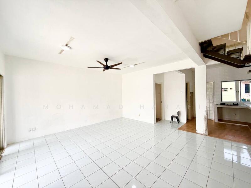 Sungai Buloh untuk Untuk Dijual - RM 420,000, Feb 2026 - Living Room - PropertyGuru.com.my