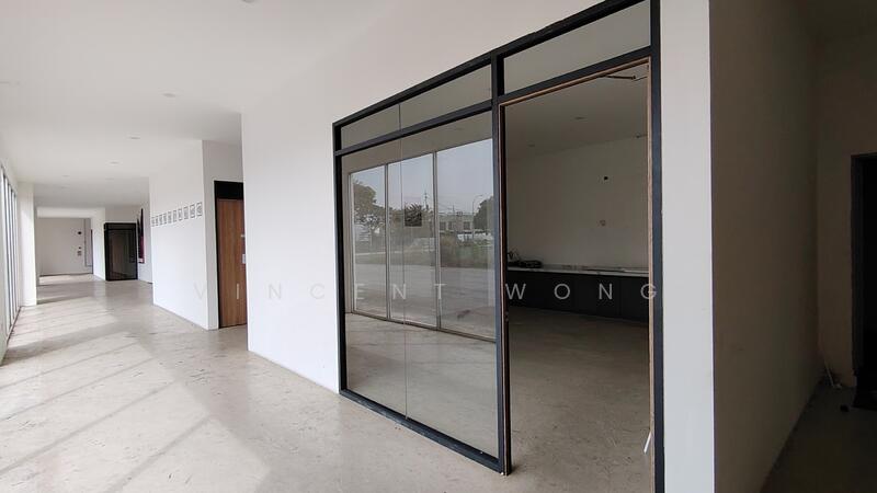Warehouse for Rent in Nilai (Negeri Sembilan) - Vincent wong - Corridor - PropertyGuru.com.my