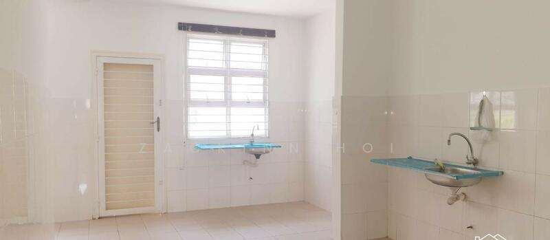 2-storey Terraced House for Sale in Kemuning Utama (Shah Alam) - Zackinn Hoi - Kitchen - PropertyGuru.com.my