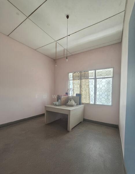 Rumah Berkembar untuk Dijual di Taman Ayer Rajah (Pulau Tikus) - Edwin Ng - Study - PropertyGuru.com.my