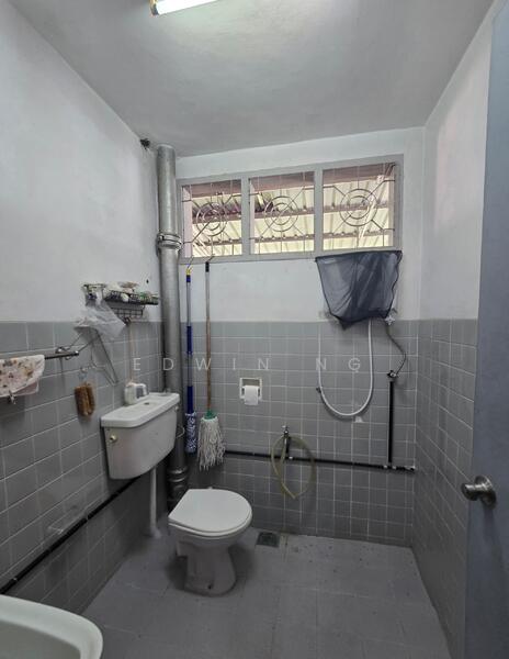 Rumah Berkembar untuk Dijual di Taman Ayer Rajah (Pulau Tikus) - Edwin Ng - Bathroom - PropertyGuru.com.my