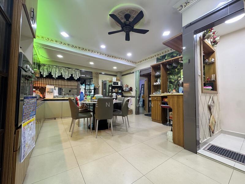 For Sale - 2 Storey Semi D @ Taman Universiti Indah, Seri Kembangan