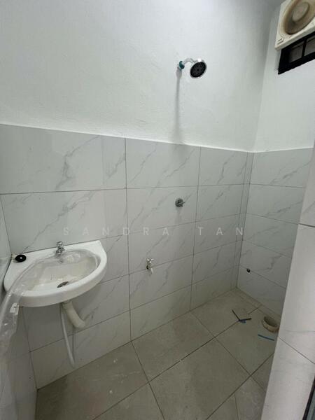 1-storey Terraced House for Sale in Taman Universiti (Skudai) - Sandra Tan - Bathroom - PropertyGuru.com.my