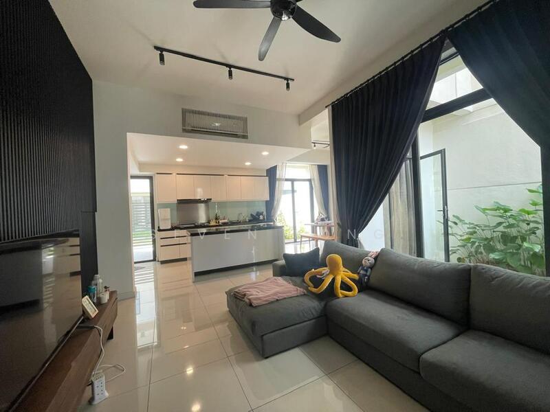Avira Medini Iskandar untuk Untuk Dijual - RM 1,250,000, Mac 2026 - Living Room - PropertyGuru.com.my