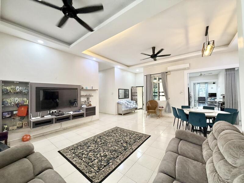 Idaman Villa Bandar Sri Sendayan untuk Untuk Dijual - RM 950,000, Feb 2026 - Living Room - PropertyGuru.com.my