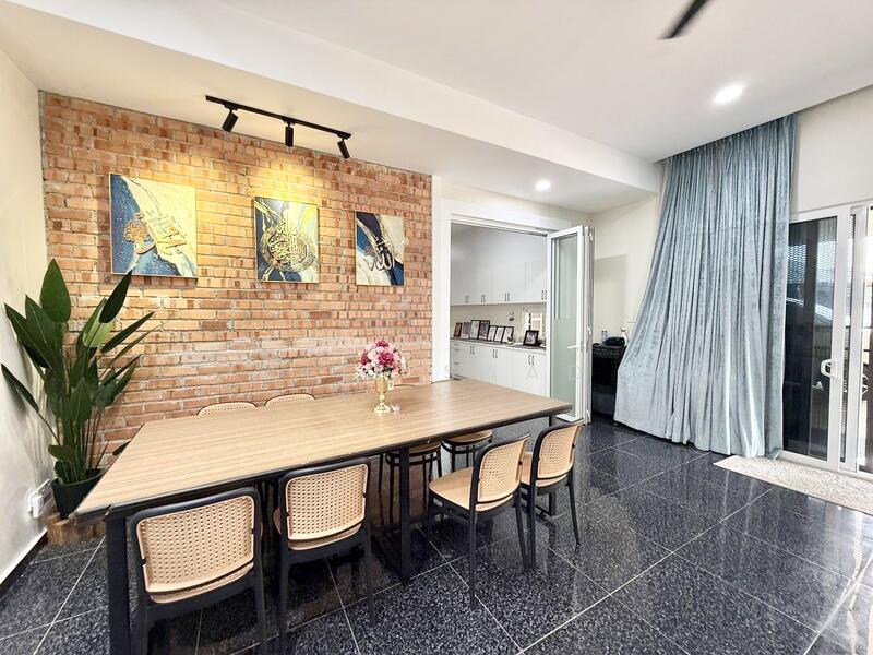 Idaman Villa Bandar Sri Sendayan untuk Untuk Dijual - RM 950,000, Feb 2026 - Dining Room - PropertyGuru.com.my