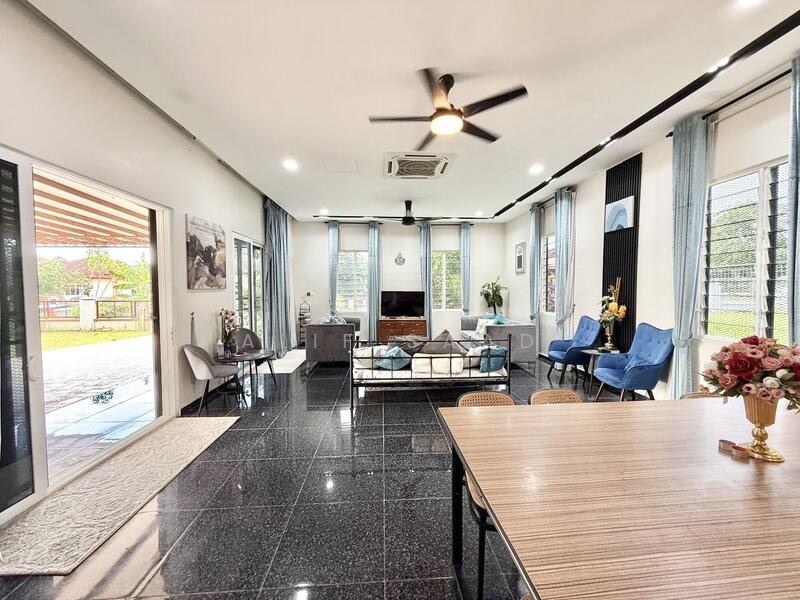 Idaman Villa Bandar Sri Sendayan untuk Untuk Dijual - RM 950,000, Feb 2026 - Living Room - PropertyGuru.com.my